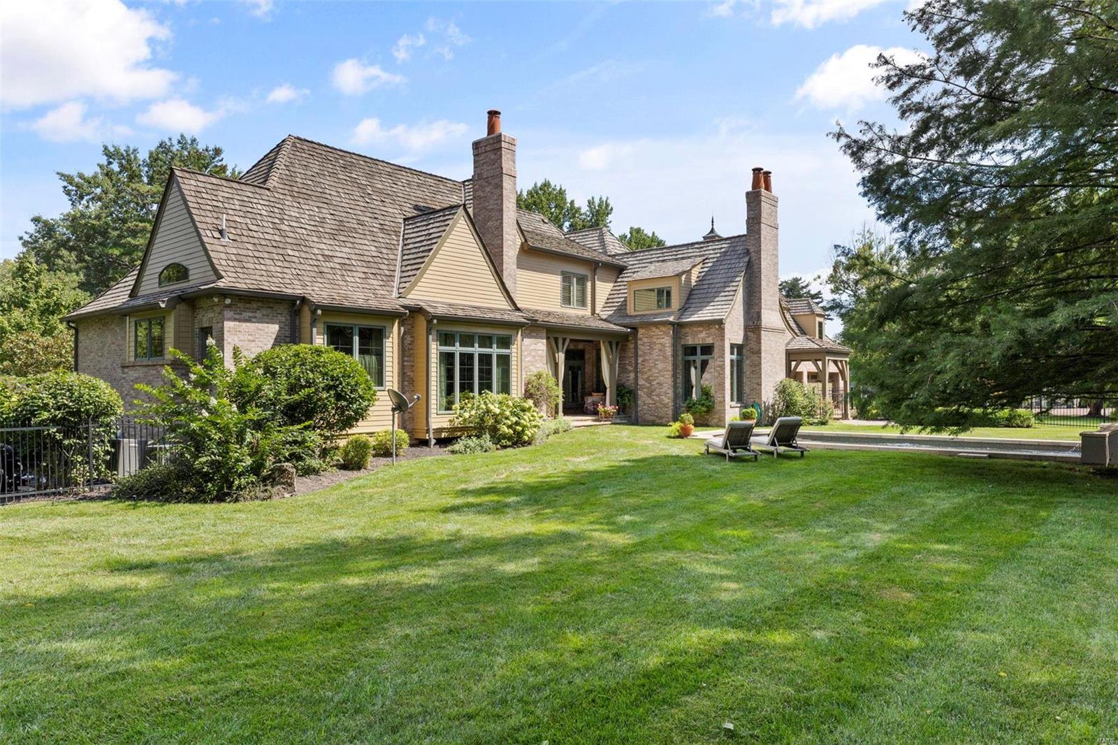 17025071-E90 - Residential