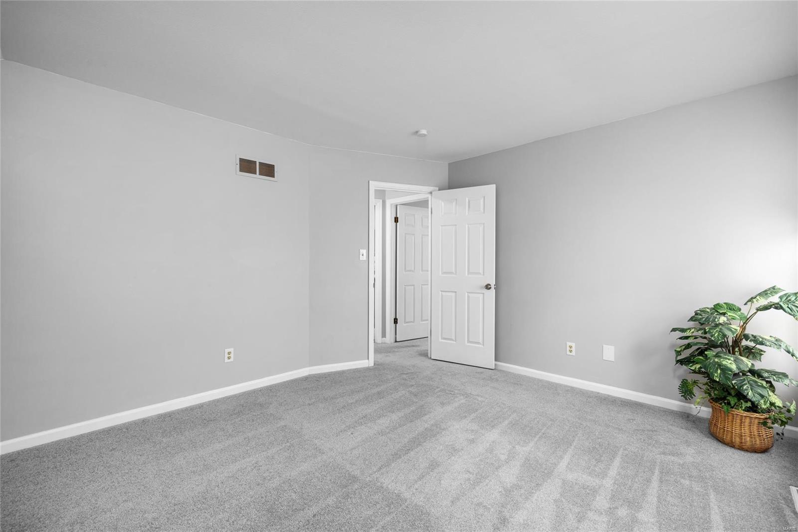 Brooksgate Manor - Residential