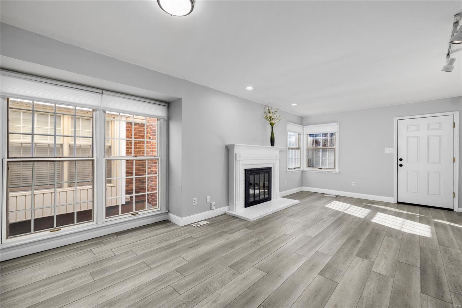 Brooksgate Manor - Residential