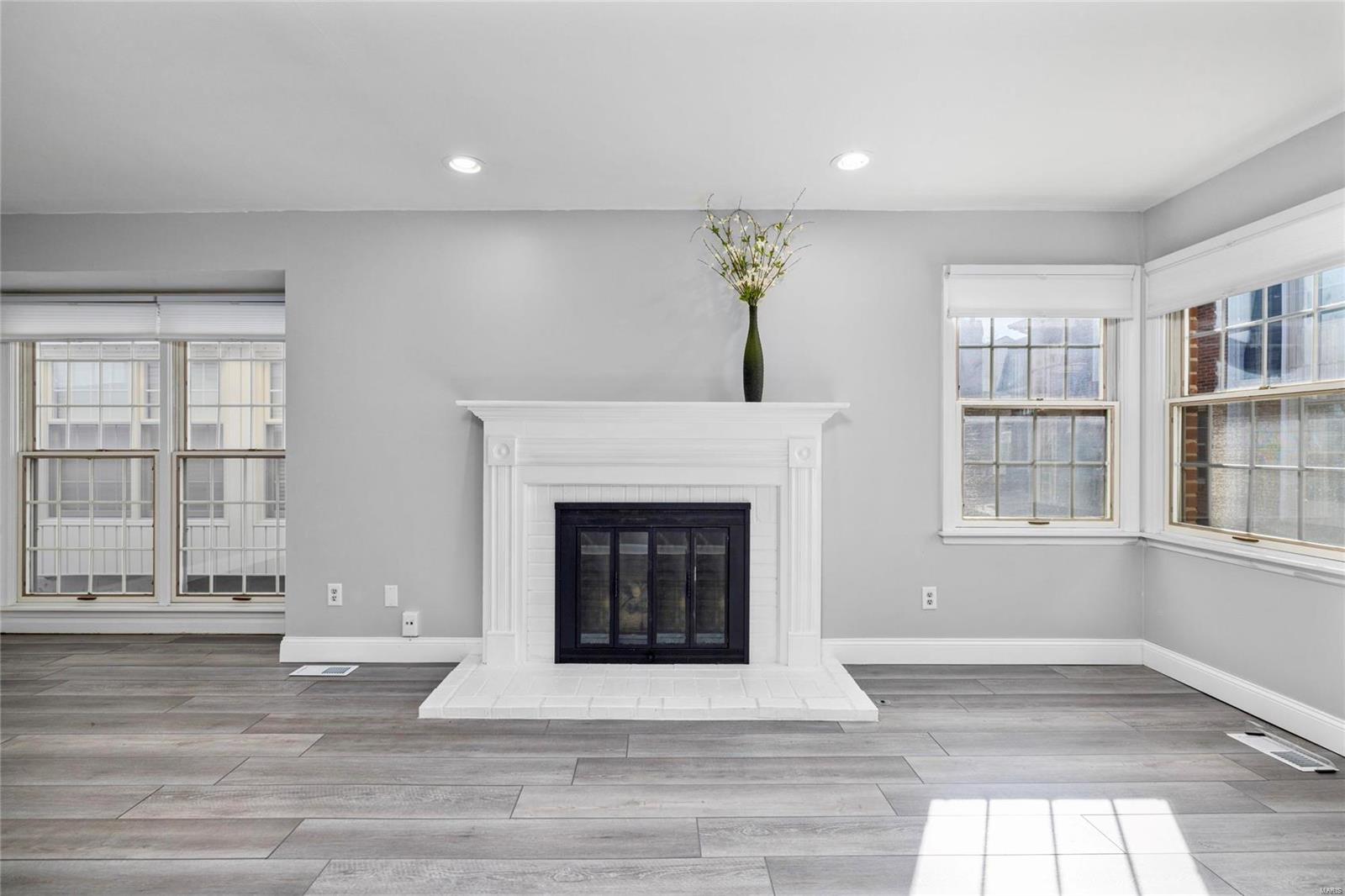 Brooksgate Manor - Residential