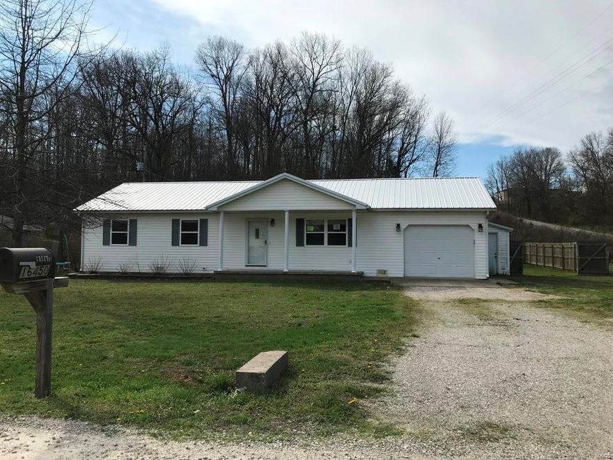 A fantastic value in the Saint Robert area with 3 bedrooms and 2 full bathrooms on a huge corner fenced lot. Inside features include wood laminate flooring with ceramic tile flooring in the master bathroom, upgraded light fixtures and faucets throughout, and hi-definition laminate countertops in the kitchen. Exterior features a large patio just perfect for entertaining and a 6 foot tall privacy fence. Call today for additional information or to schedule a showing! This property may qualify for seller financing (Vendee). SpecialListingConditions: Foreclosure