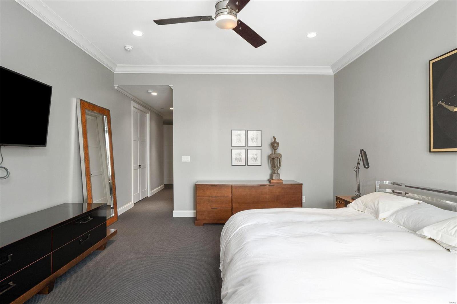 Crescent Condo - Residential