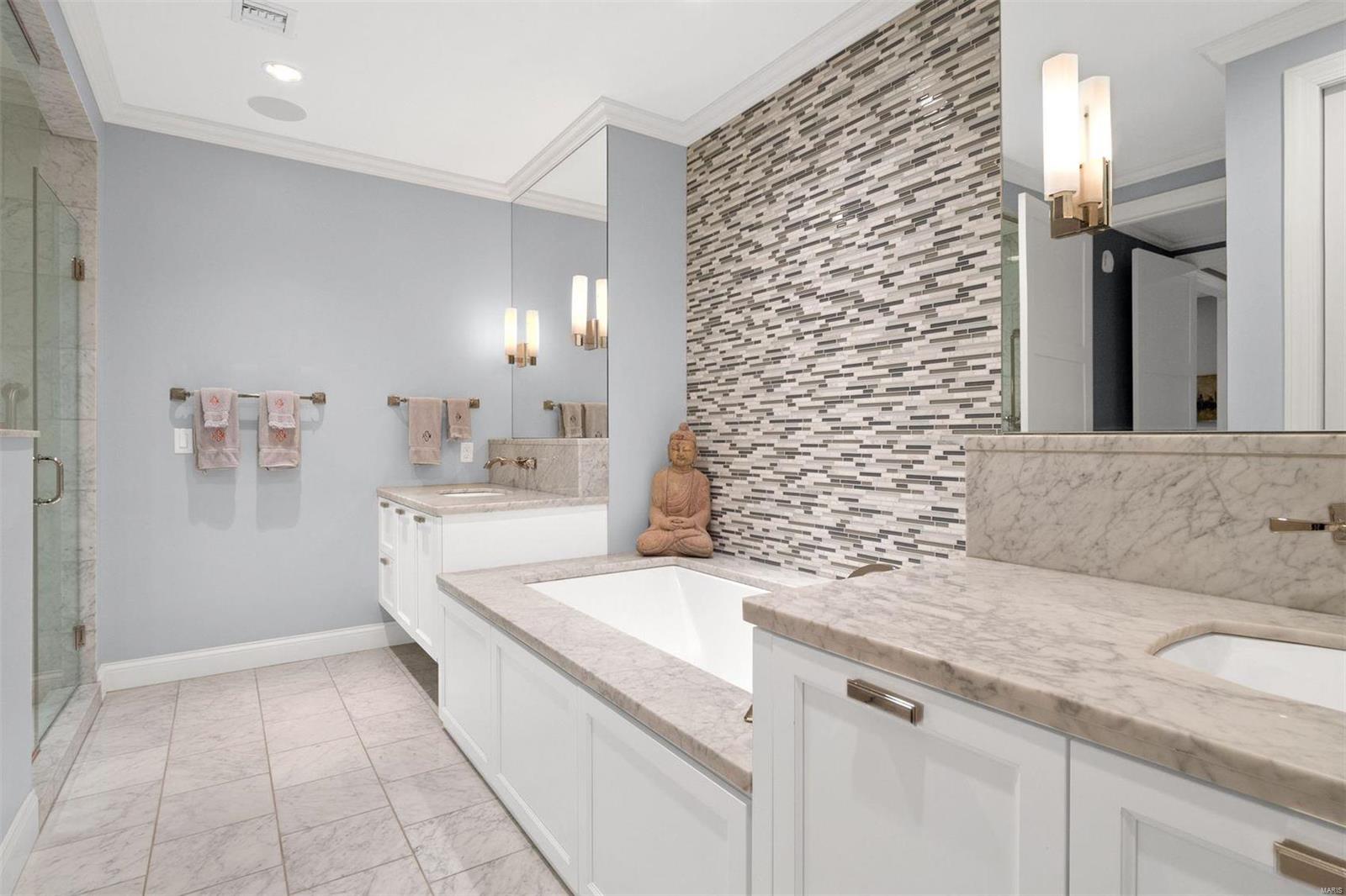 Crescent Condo - Residential