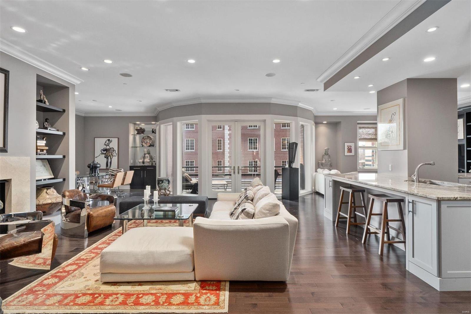 Crescent Condo - Residential