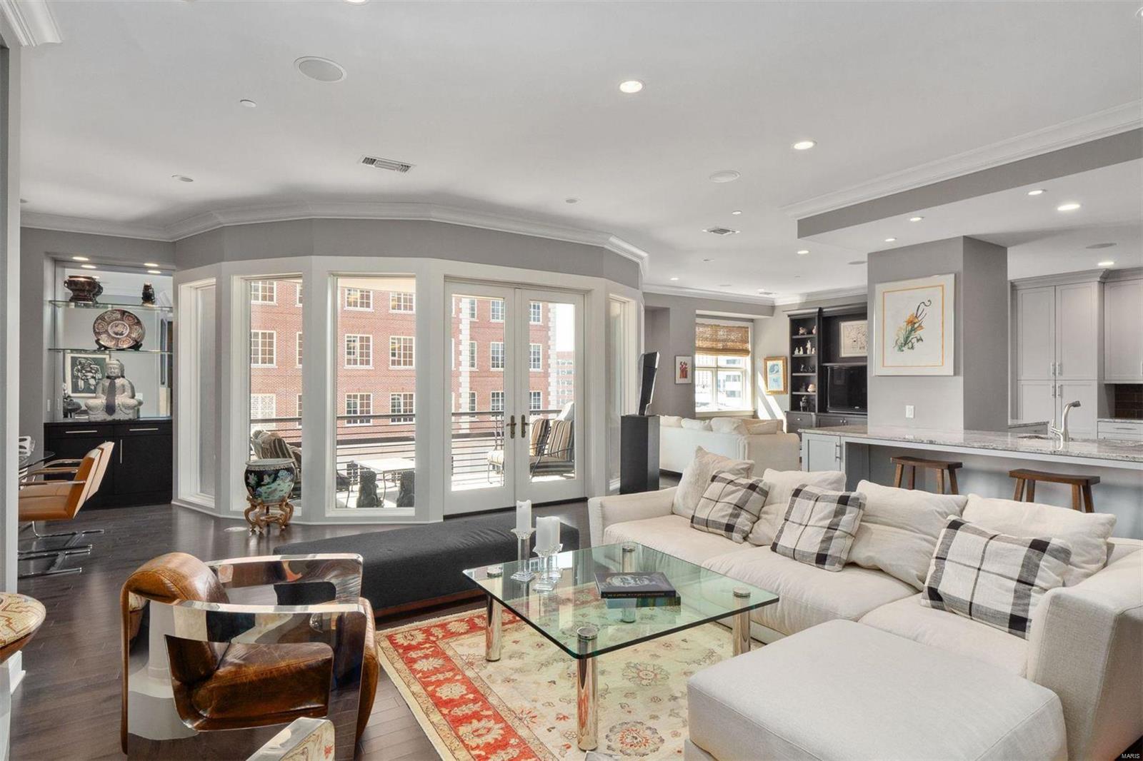 Crescent Condo - Residential