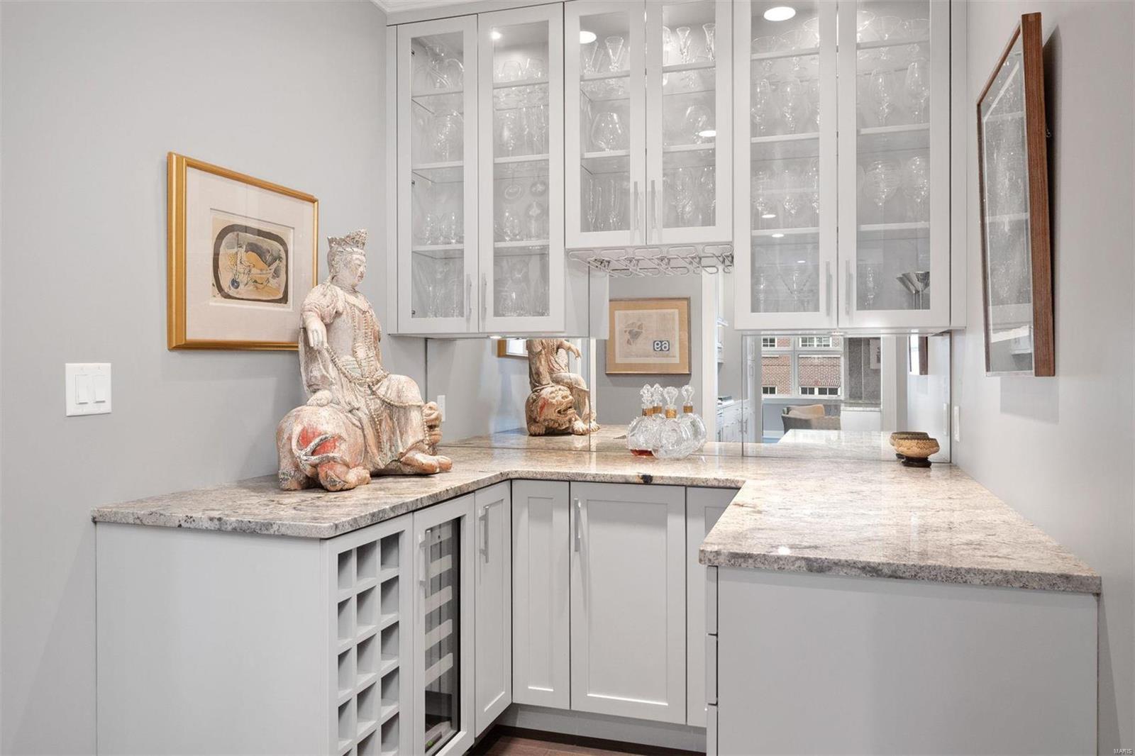 Crescent Condo - Residential