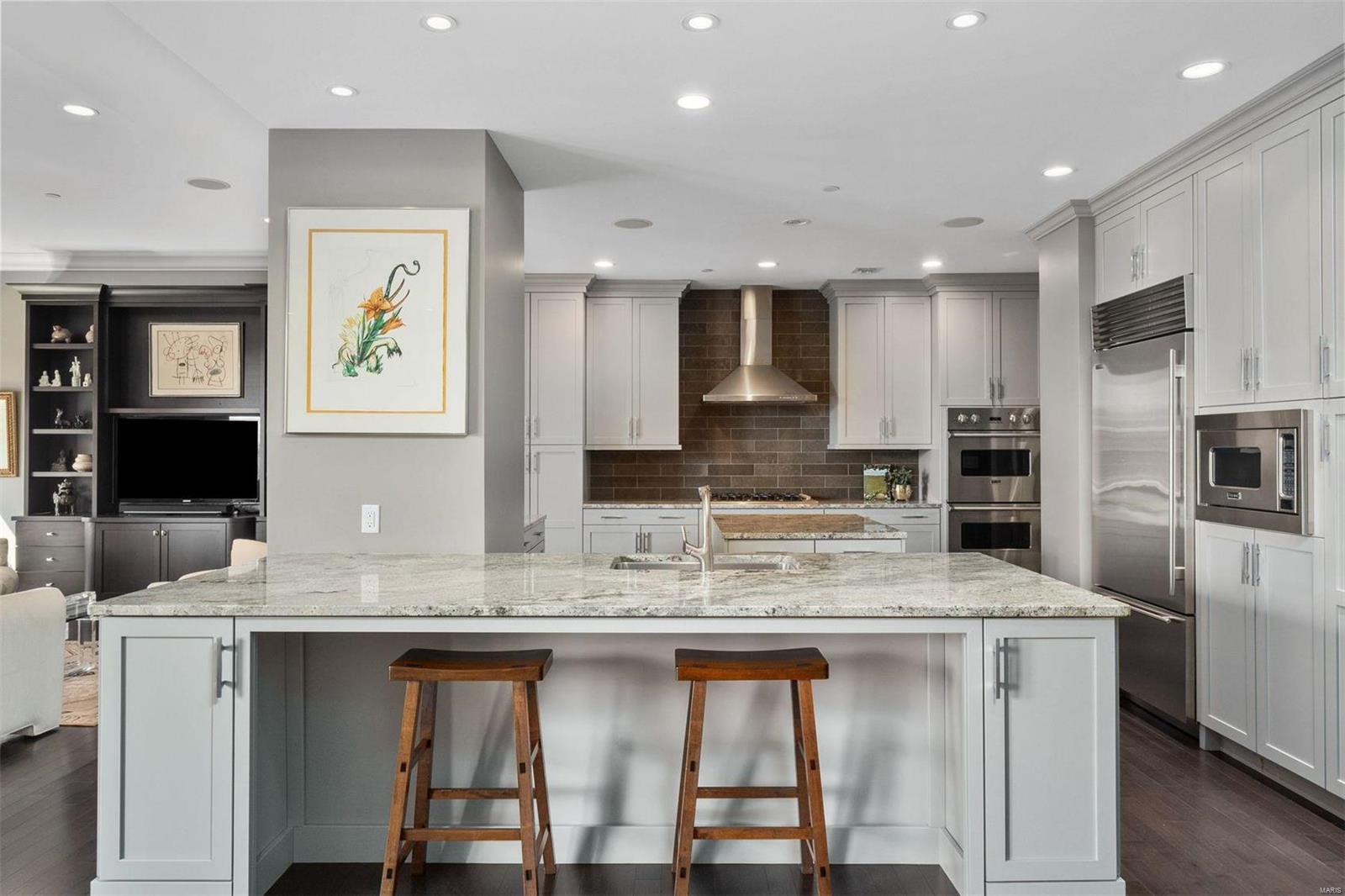 Crescent Condo - Residential