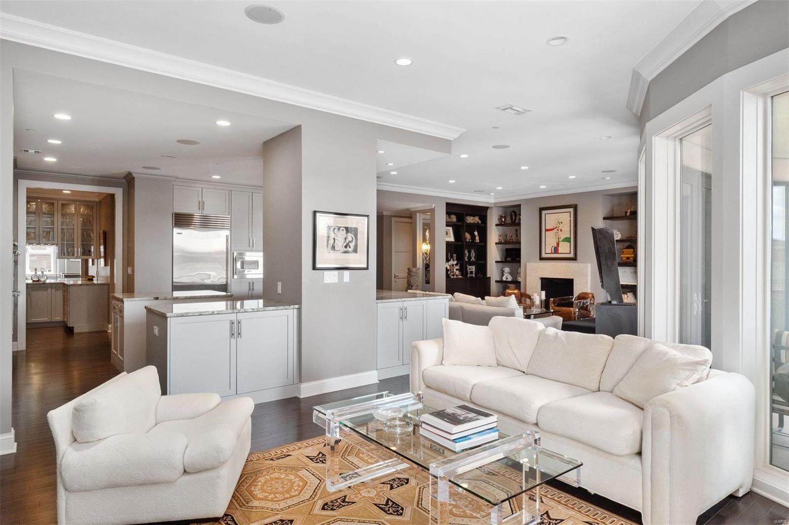 Crescent Condo - Residential