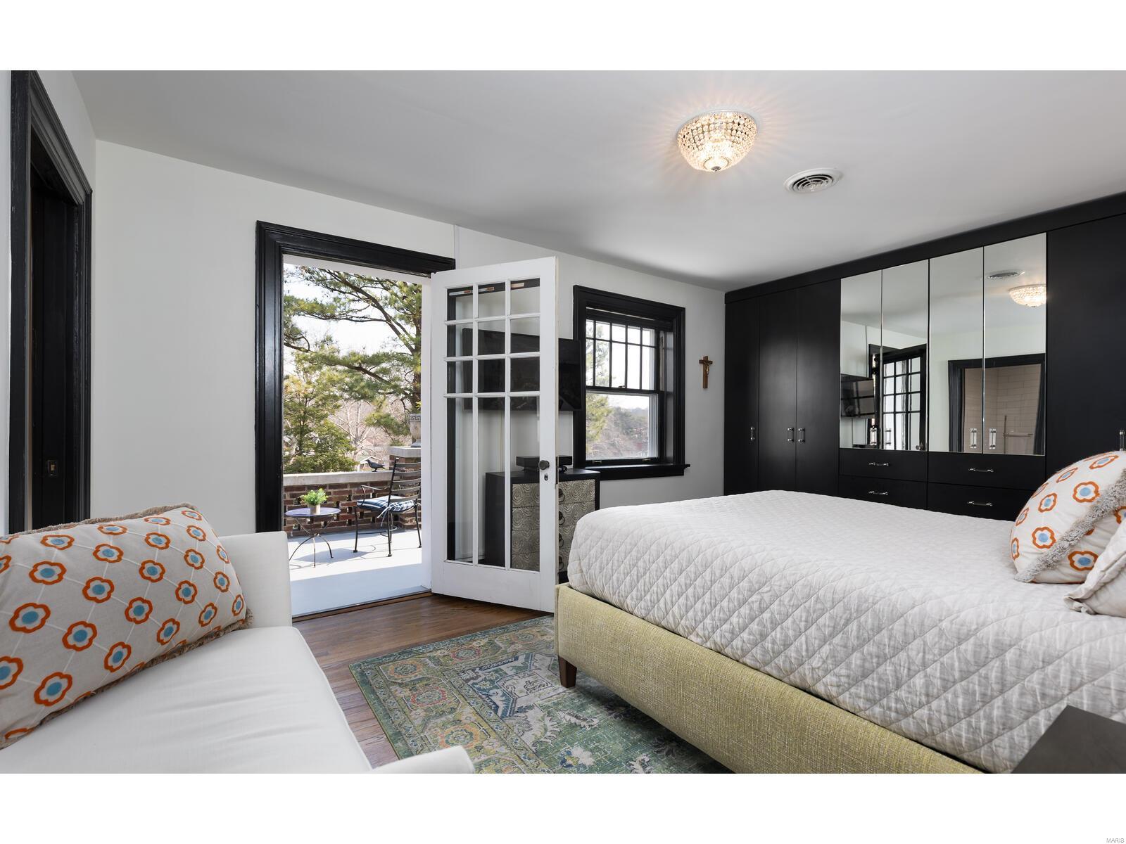 Country Club Court - Residential