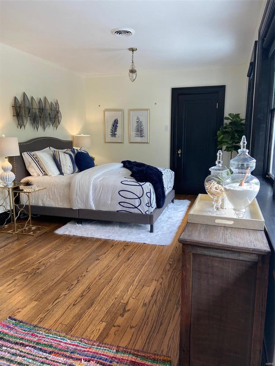 Country Club Court - Residential