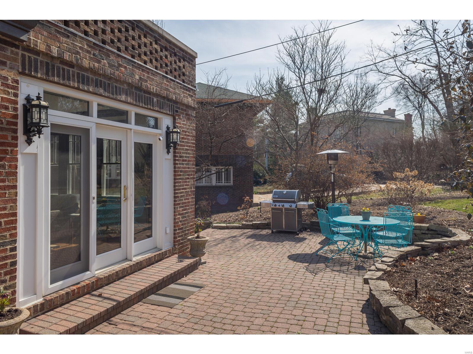 Country Club Court - Residential