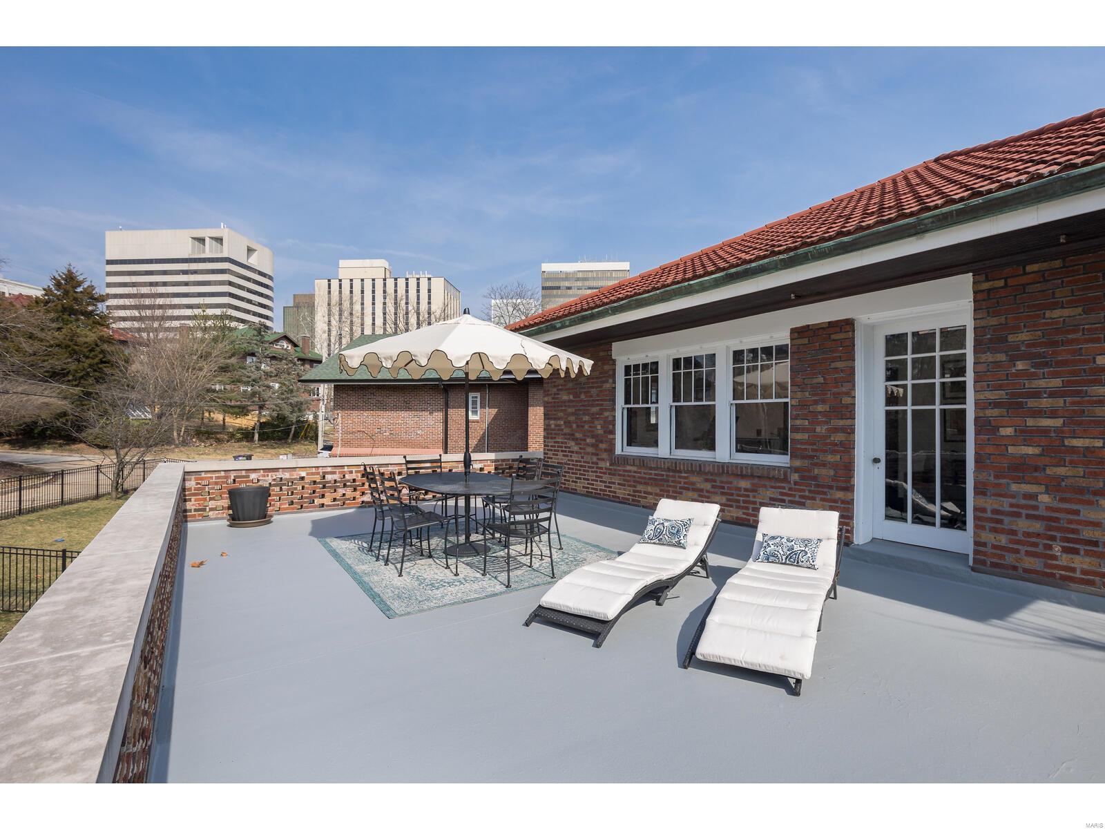 Country Club Court - Residential