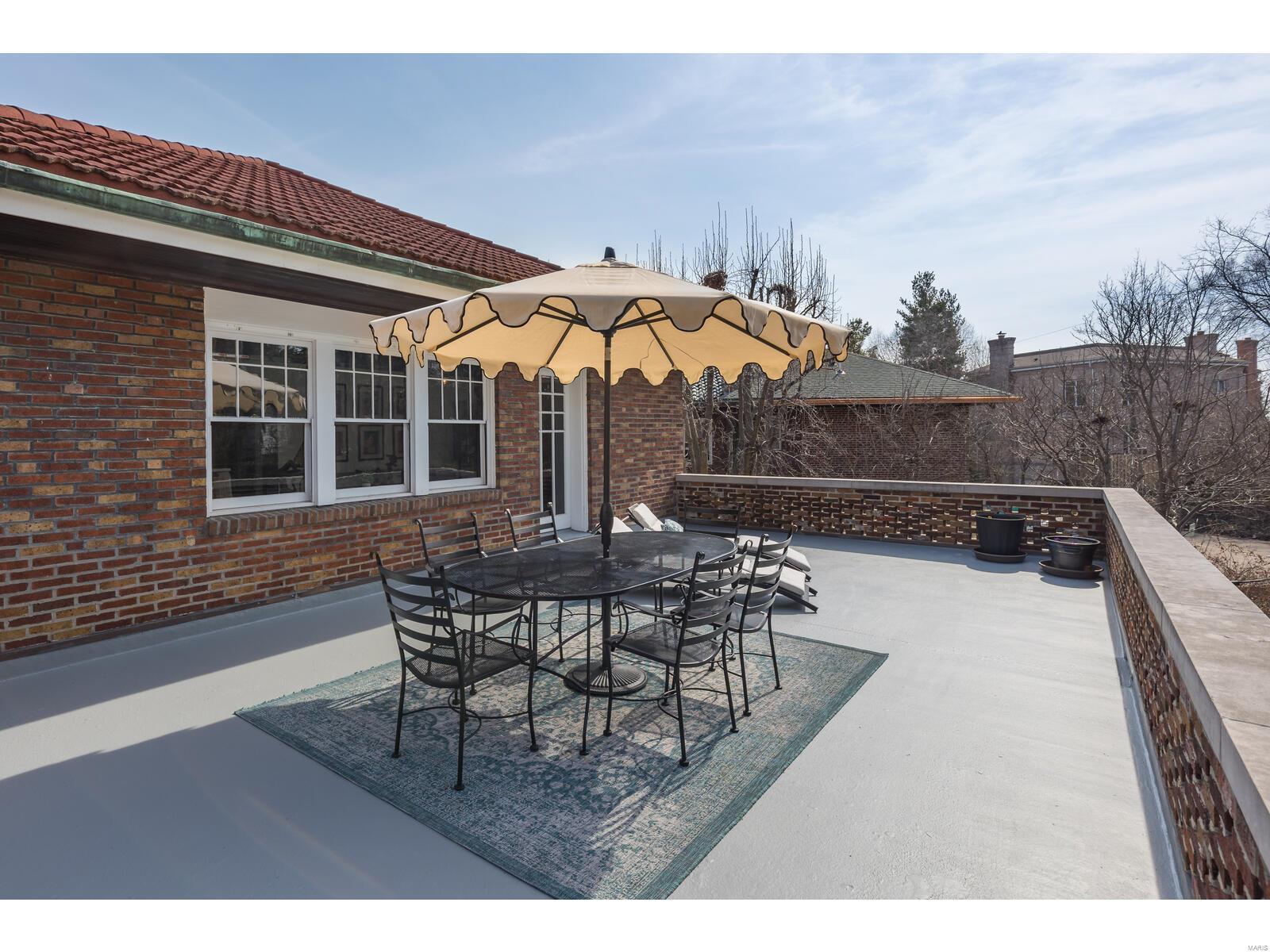 Country Club Court - Residential