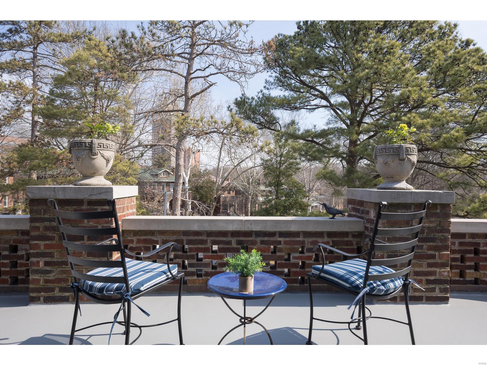 Country Club Court - Residential