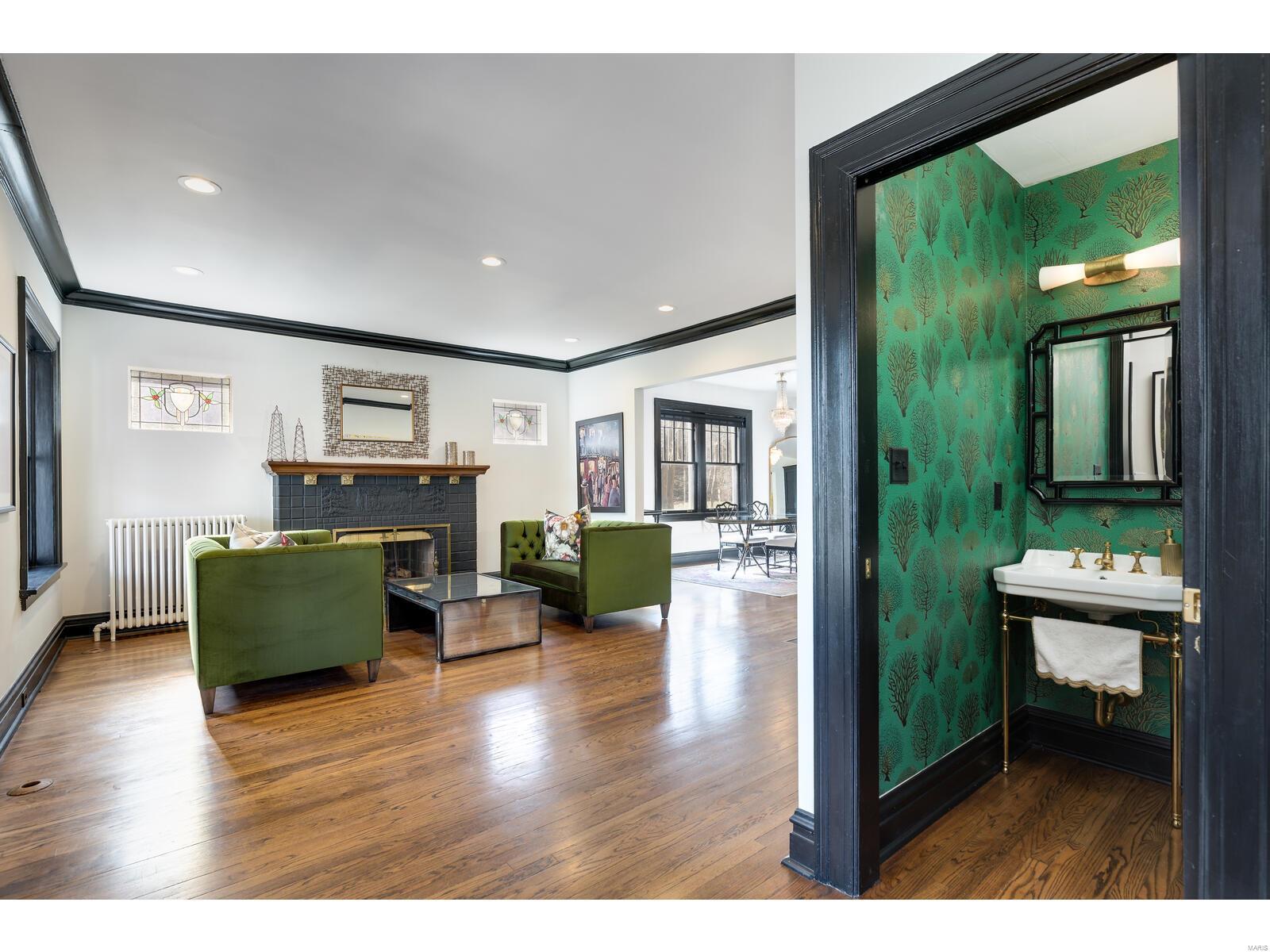 Country Club Court - Residential