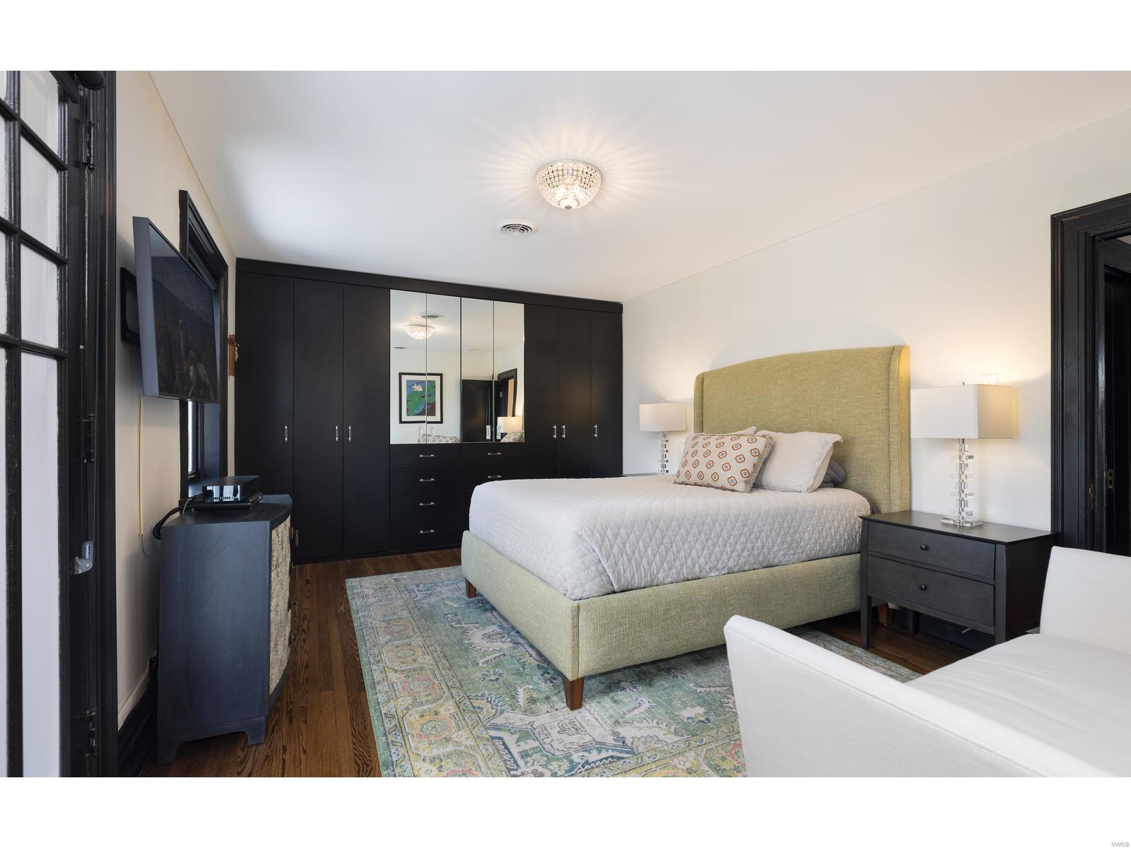 Country Club Court - Residential