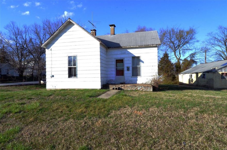 Looking for your next rehab job well look no further. Once this home gets all cleaned up this could be a great investment property. Maybe rent it or create an Air B&B. Located in the heart of DeSoto. Walking distance to shopping and dining. It's also close winery's and parks. The Property is being sold "as is". Seller to do no repairs.