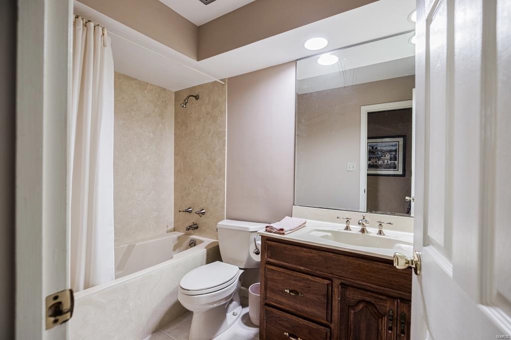 Ladue Park - Residential