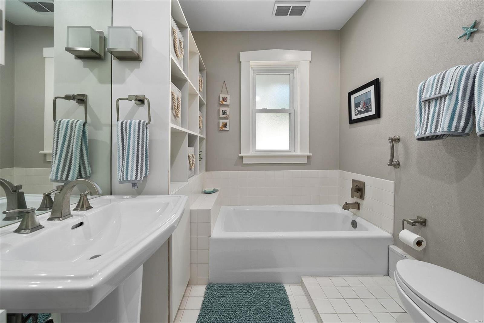 C H Simmons - Residential