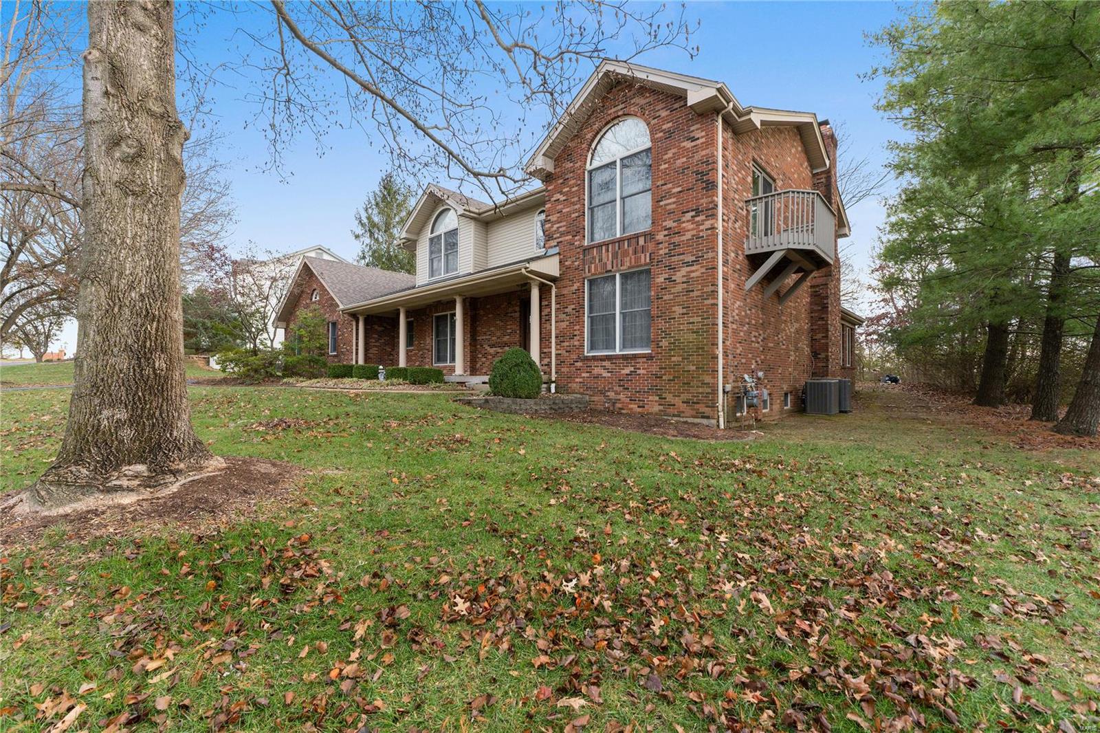 St Louis, Missouri 63128, United States, 4 Bedrooms Bedrooms, ,4 BathroomsBathrooms,Residential,Pending,31598