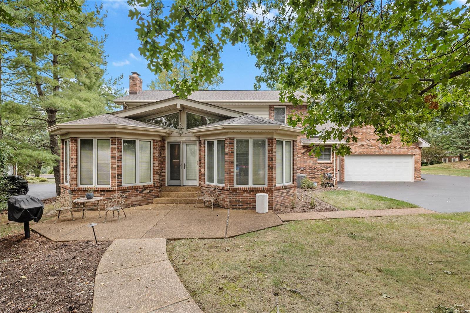 St Louis, Missouri 63128, United States, 4 Bedrooms Bedrooms, ,4 BathroomsBathrooms,Residential,Pending,31598