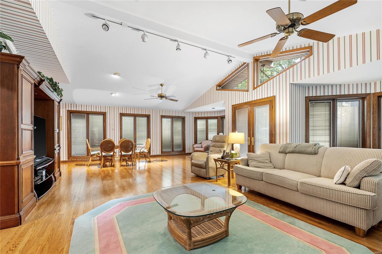 St Louis, Missouri 63128, United States, 4 Bedrooms Bedrooms, ,4 BathroomsBathrooms,Residential,Pending,31598