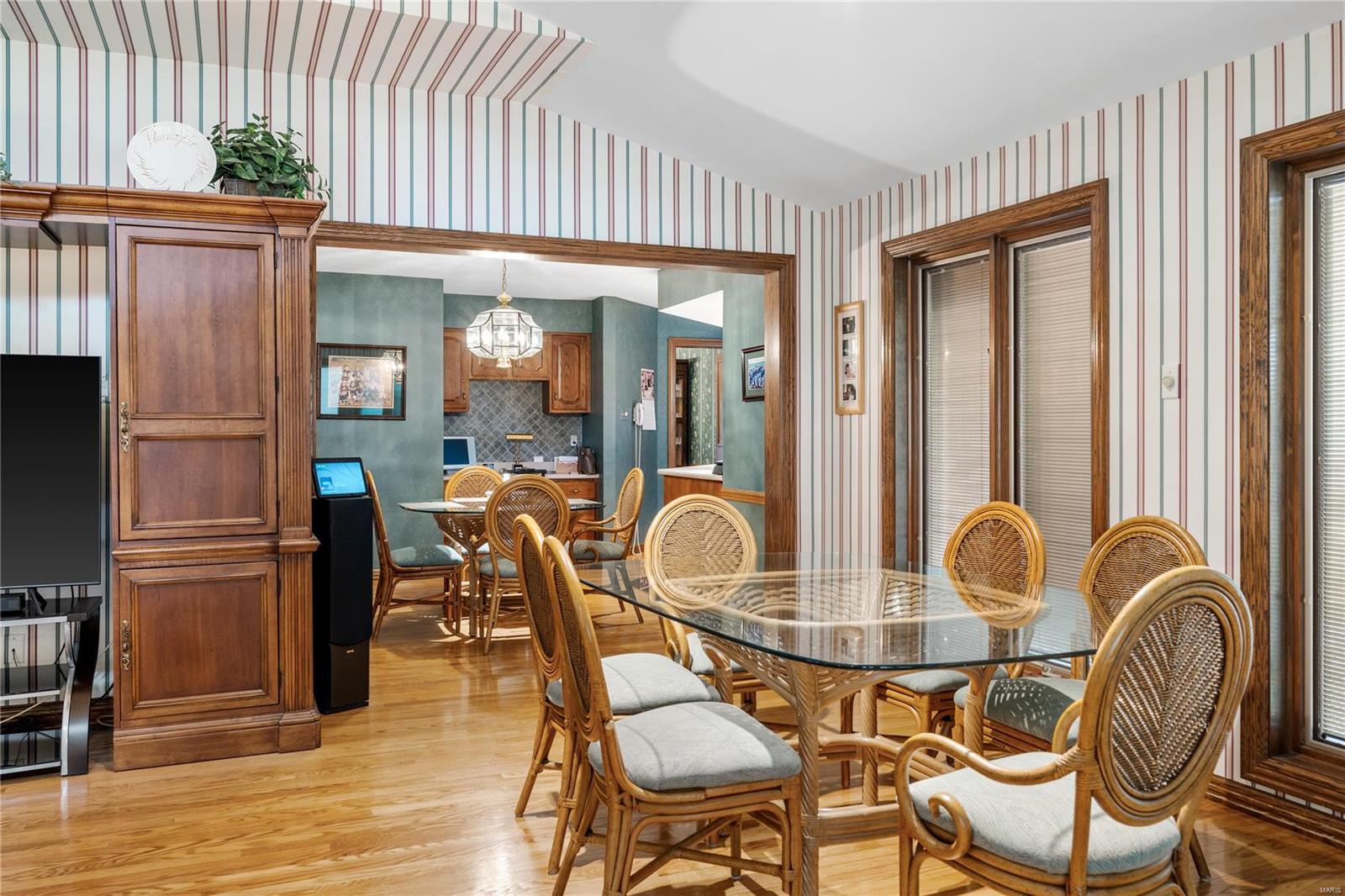 St Louis, Missouri 63128, United States, 4 Bedrooms Bedrooms, ,4 BathroomsBathrooms,Residential,Pending,31598