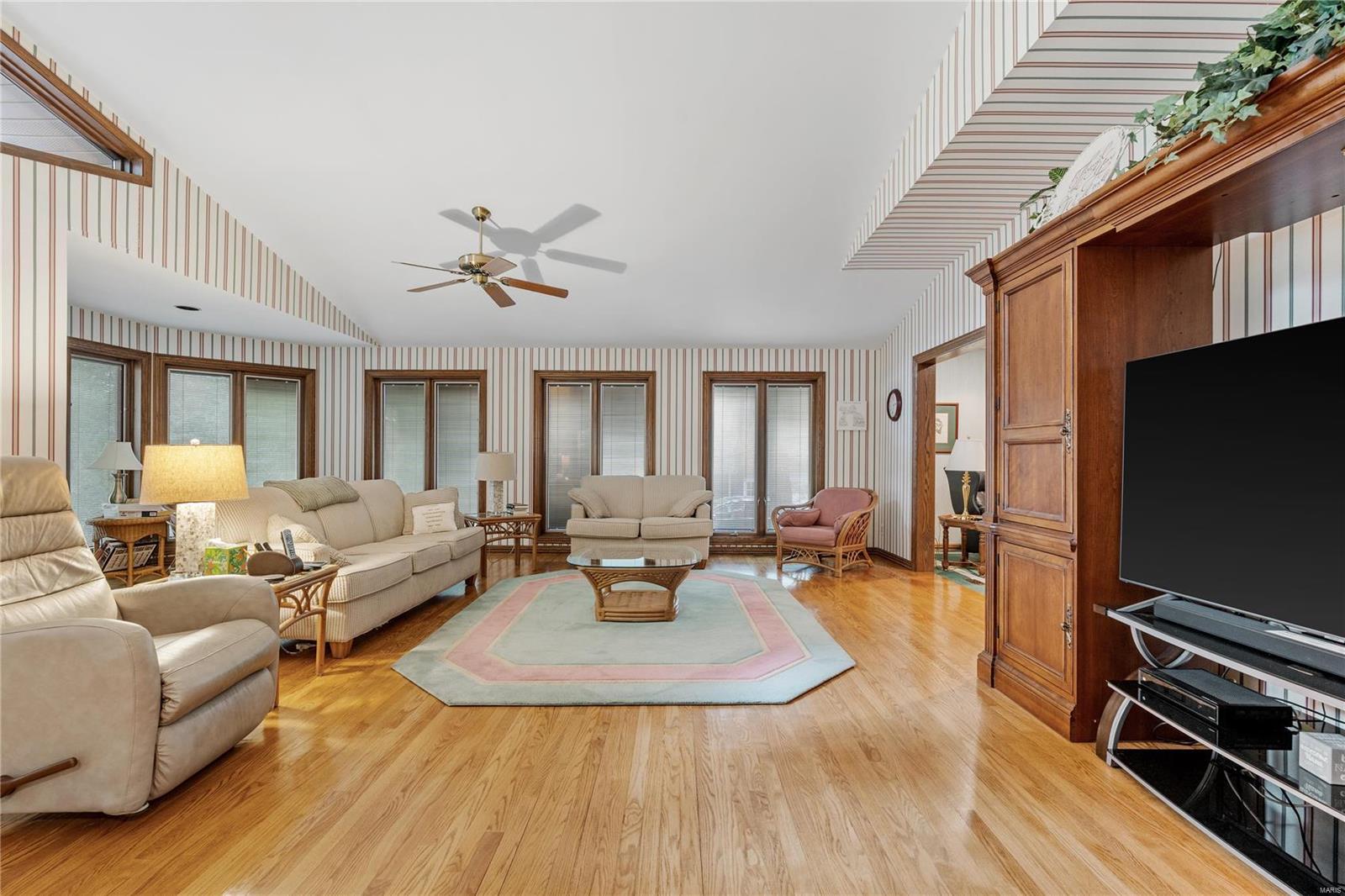 St Louis, Missouri 63128, United States, 4 Bedrooms Bedrooms, ,4 BathroomsBathrooms,Residential,Pending,31598