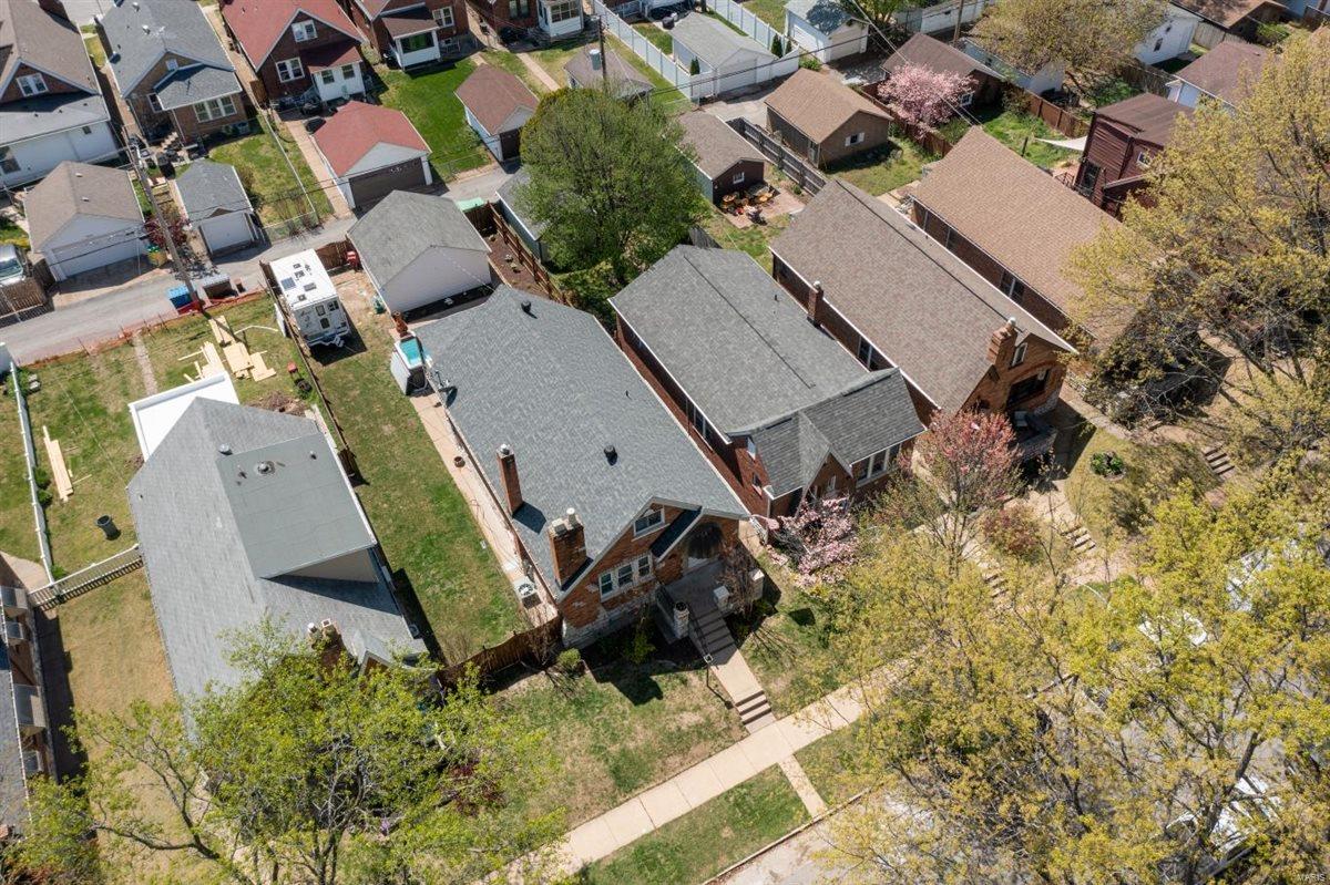 St Louis, Missouri 63109, United States, 4 Bedrooms Bedrooms, ,3 BathroomsBathrooms,Residential,Pending,115496