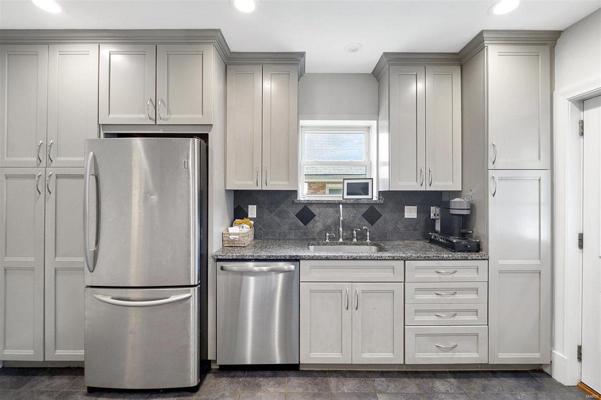 St Louis, Missouri 63109, United States, 4 Bedrooms Bedrooms, ,3 BathroomsBathrooms,Residential,Pending,115496