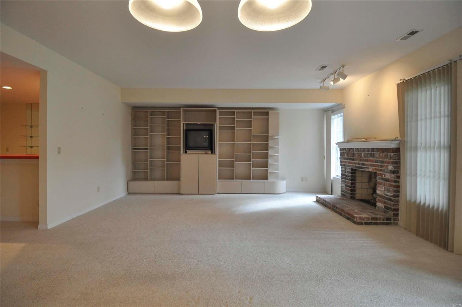 Terraces At Woods Mill Cove Five - Residential