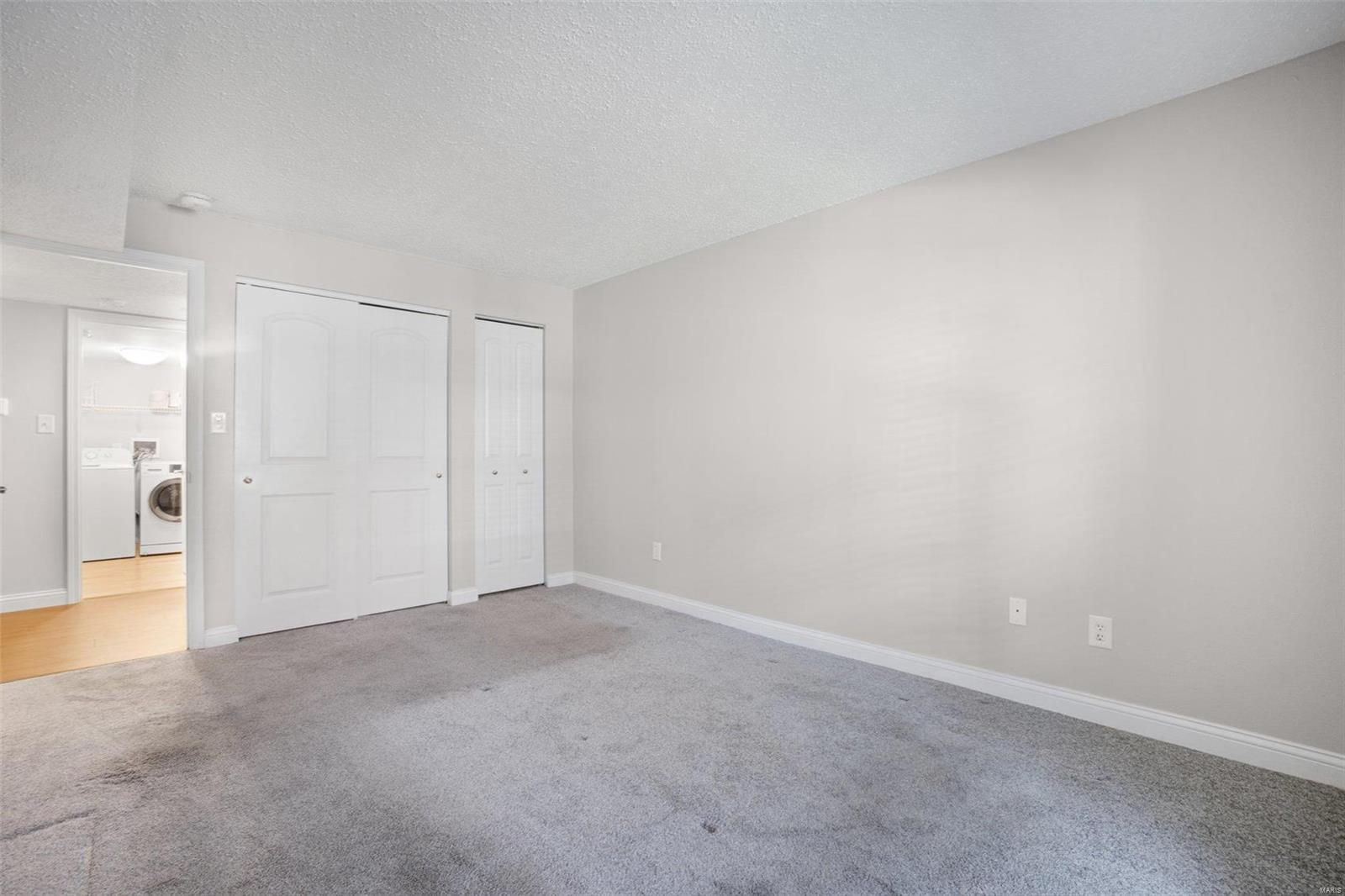 Manor Condo At Oxford Hill - Residential