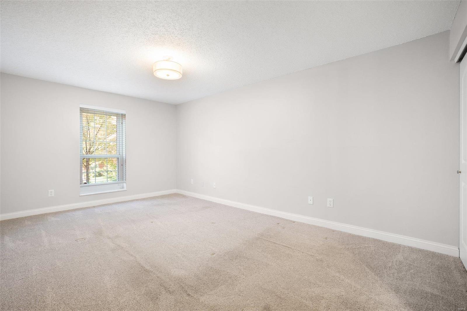 Manor Condo At Oxford Hill - Residential