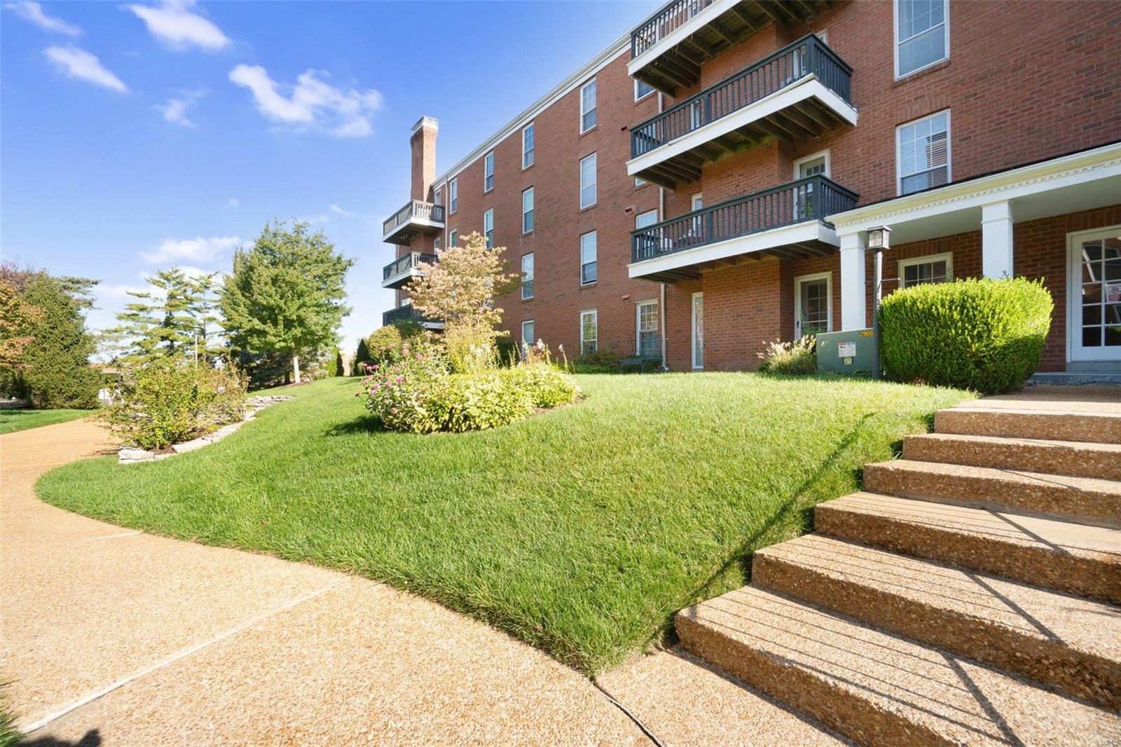 Manor Condo At Oxford Hill - Residential