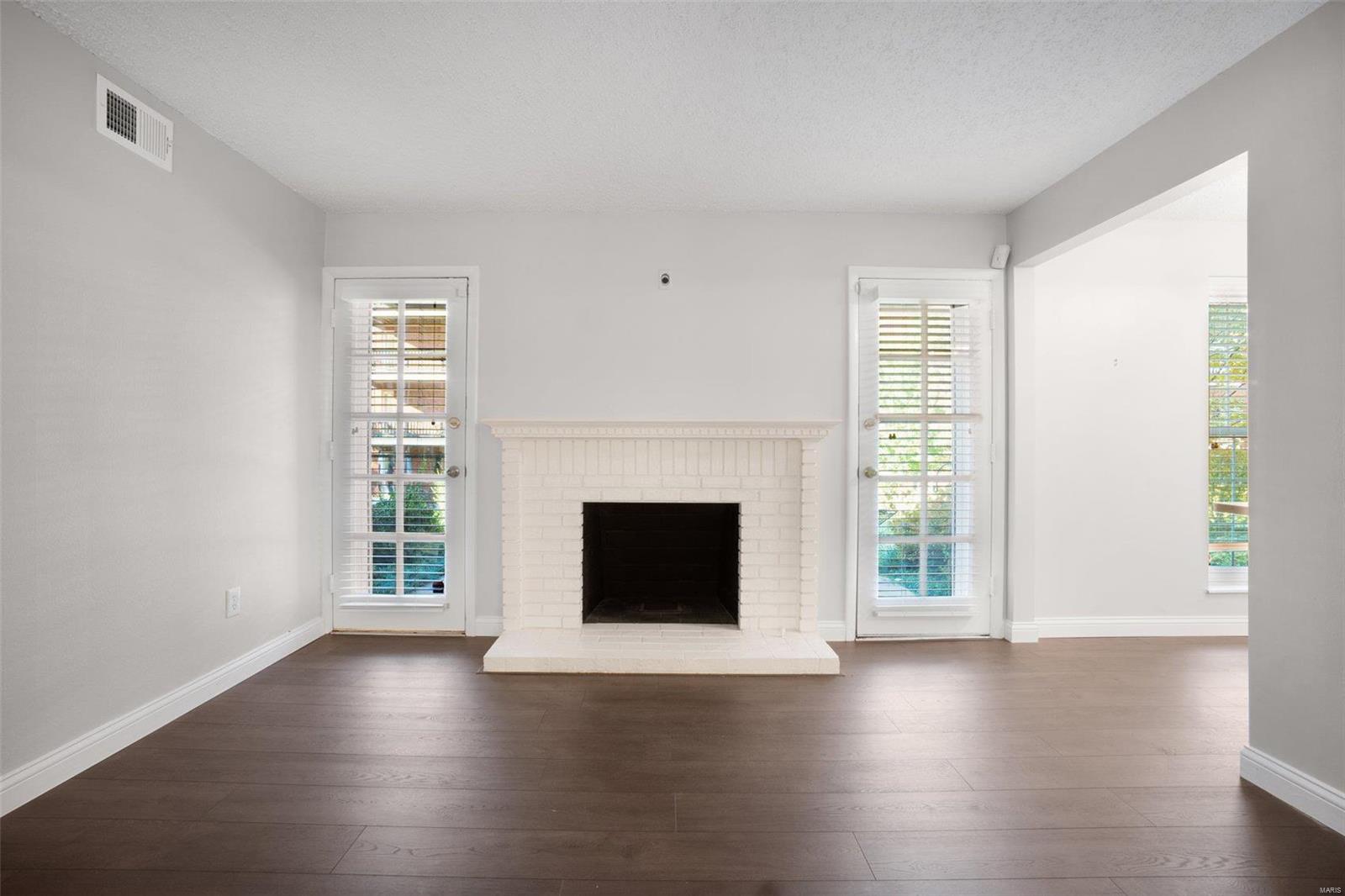 Manor Condo At Oxford Hill - Residential