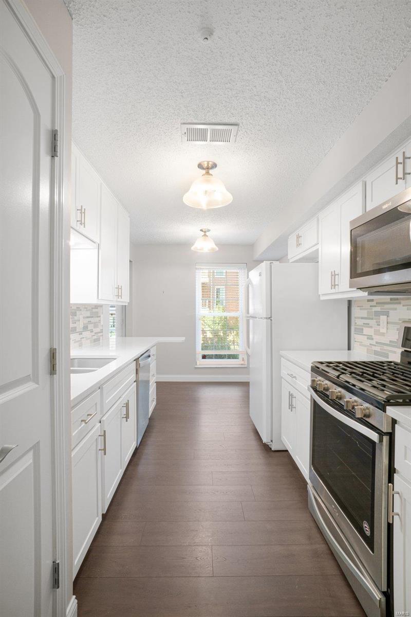 Manor Condo At Oxford Hill - Residential