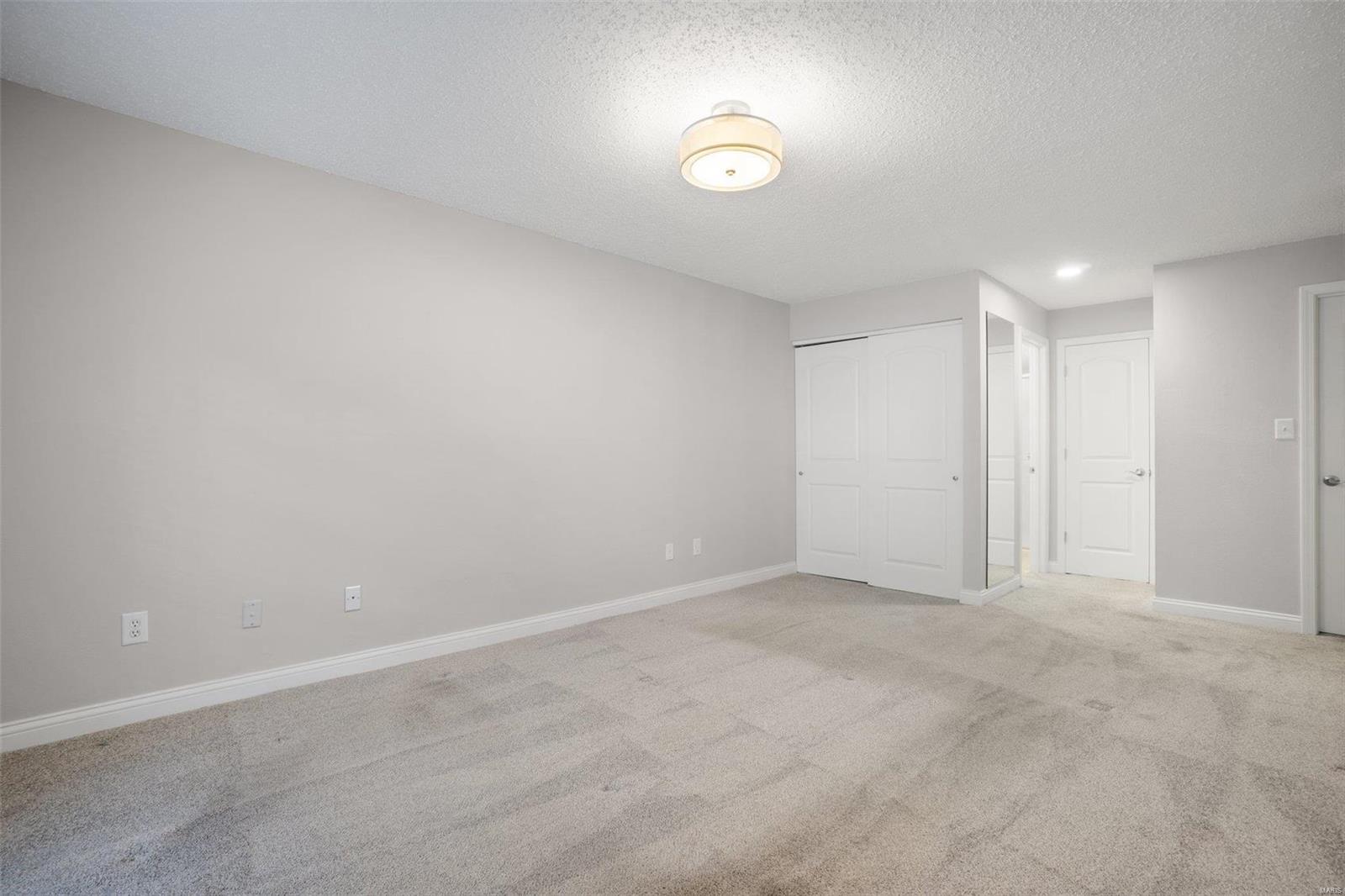 Manor Condo At Oxford Hill - Residential