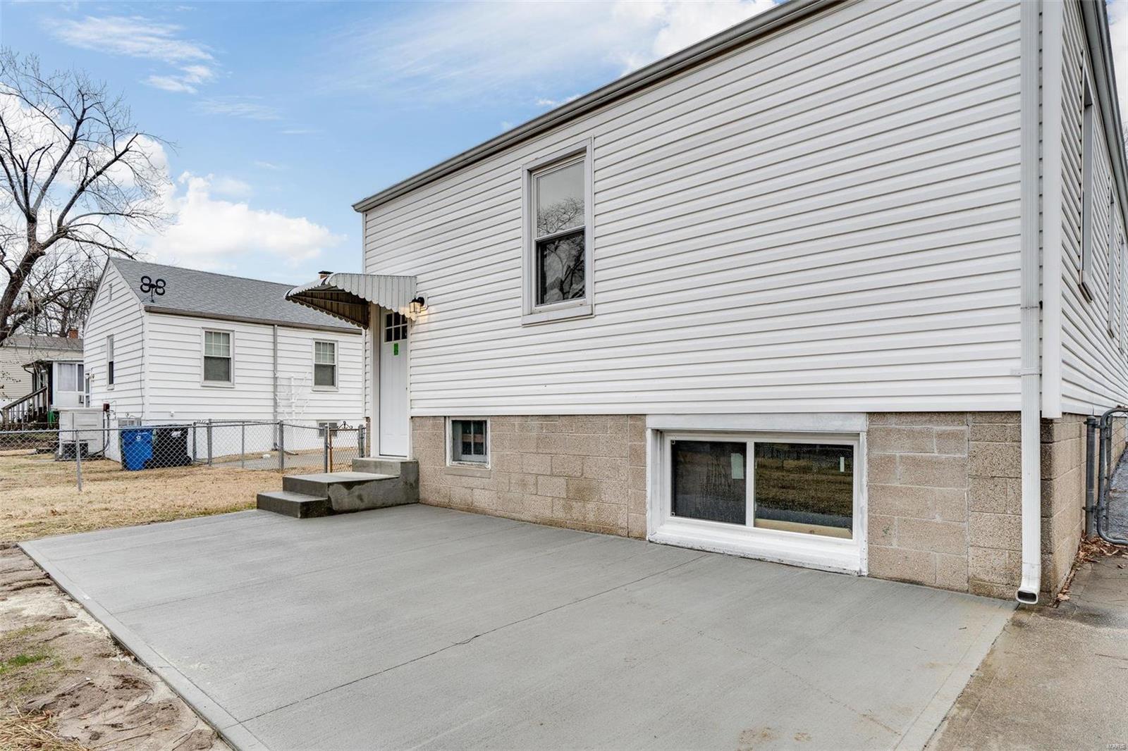 JONELL COURT - Residential