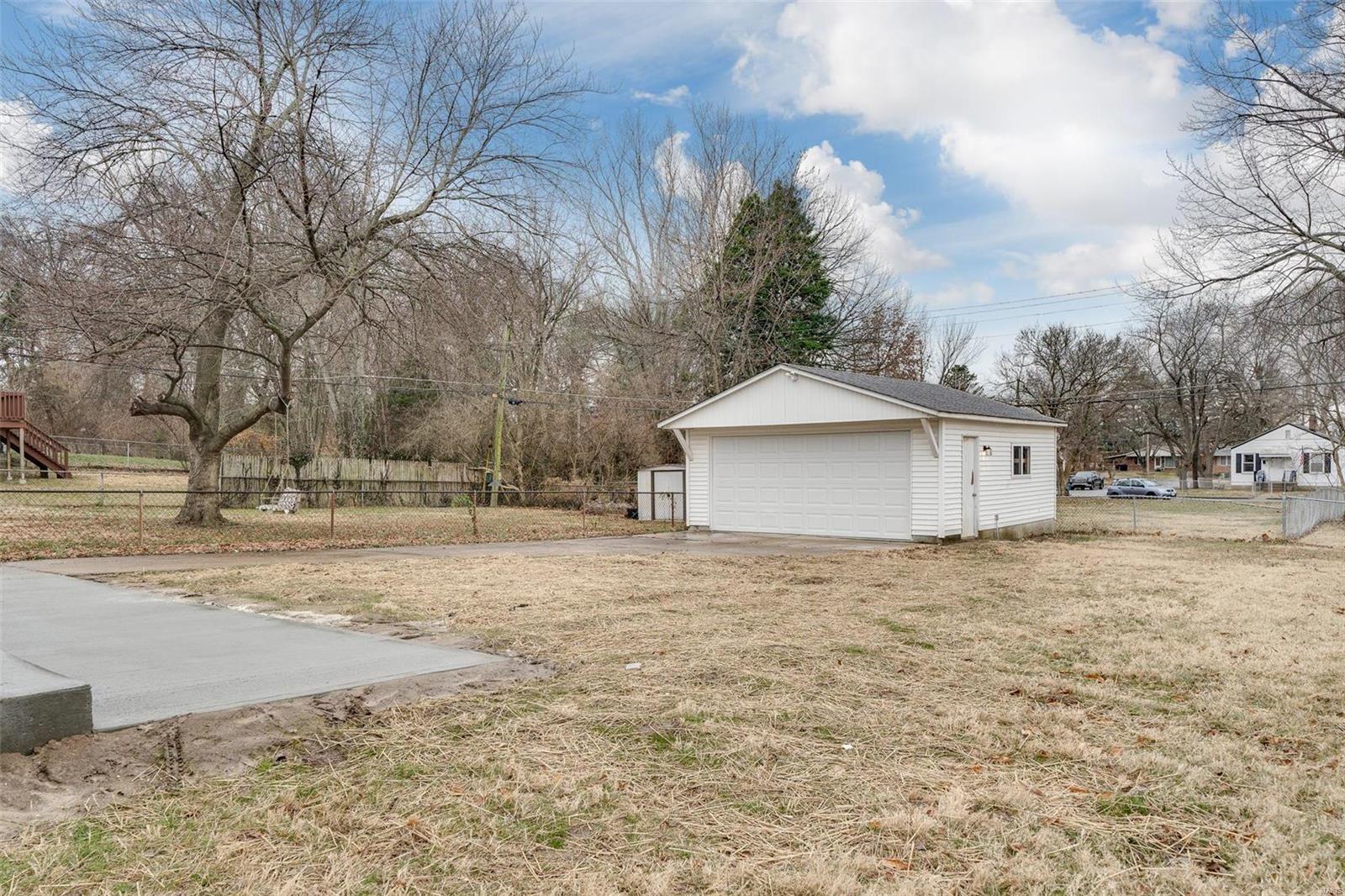 JONELL COURT - Residential