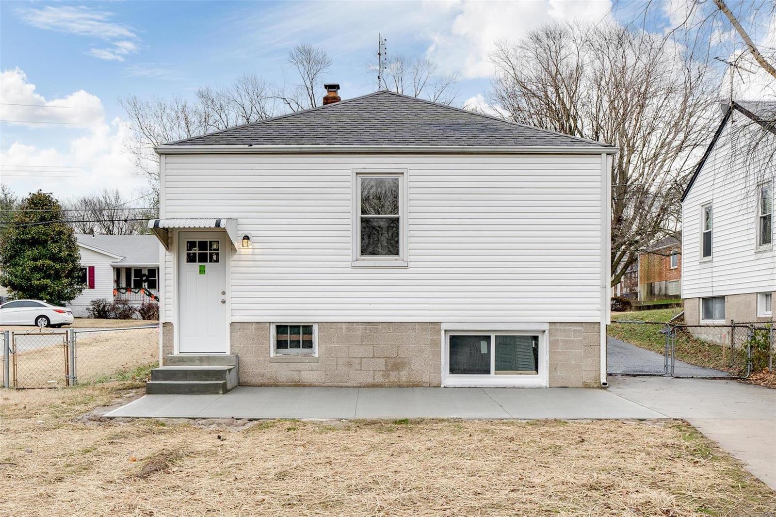 JONELL COURT - Residential