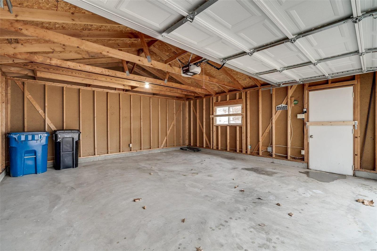 JONELL COURT - Residential
