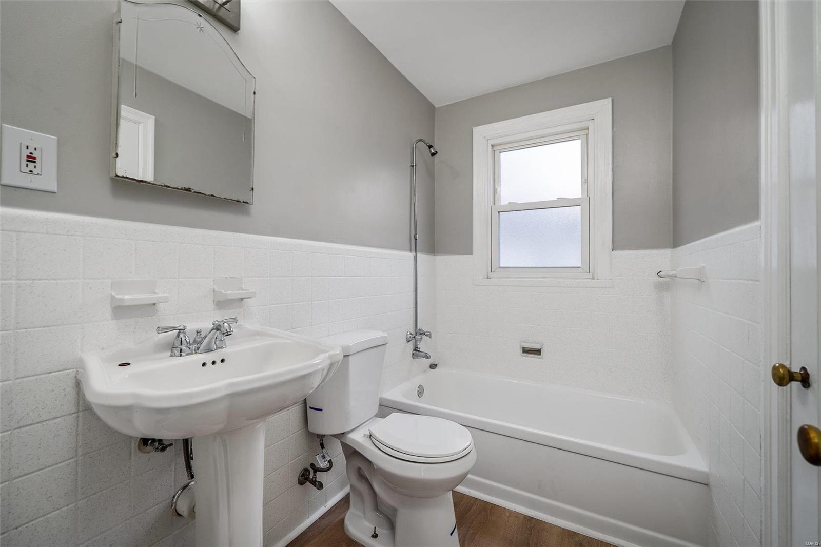JONELL COURT - Residential