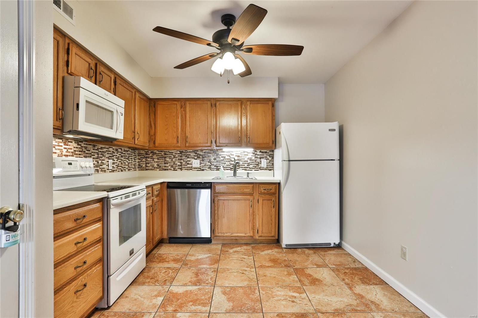 Treetop Condo Ph II - Residential