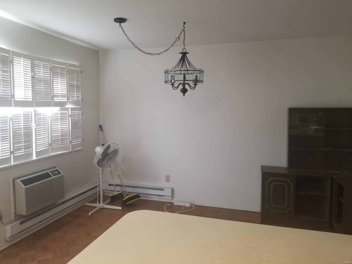 Hazelcrest III Condo - Residential