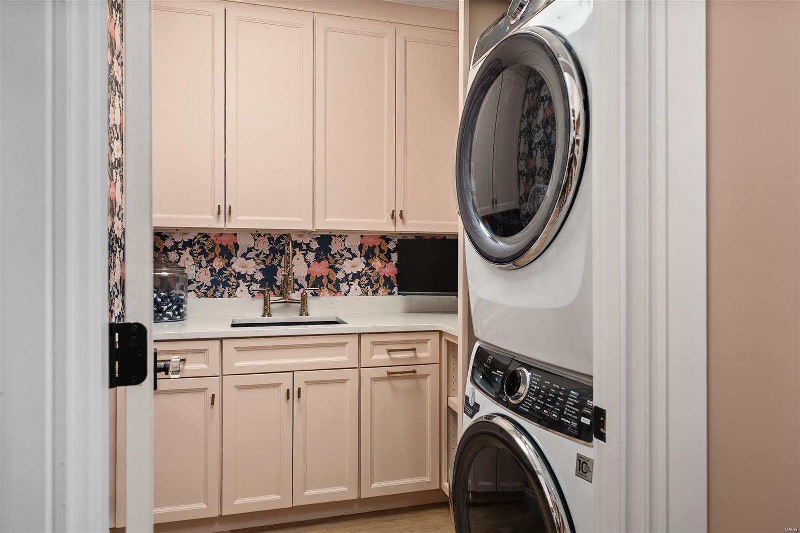 Woodlawn Terrace Lt 29 & Public Service - Residential