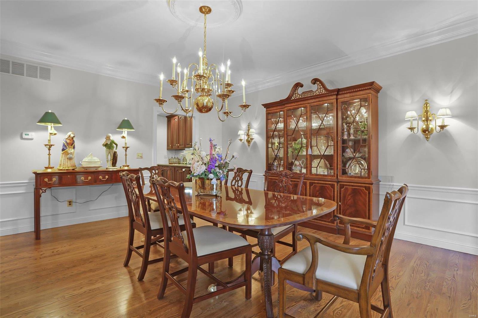 Kingspointe 1 - Residential