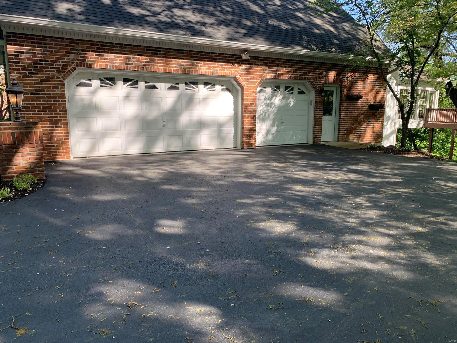 Kingspointe 1 - Residential