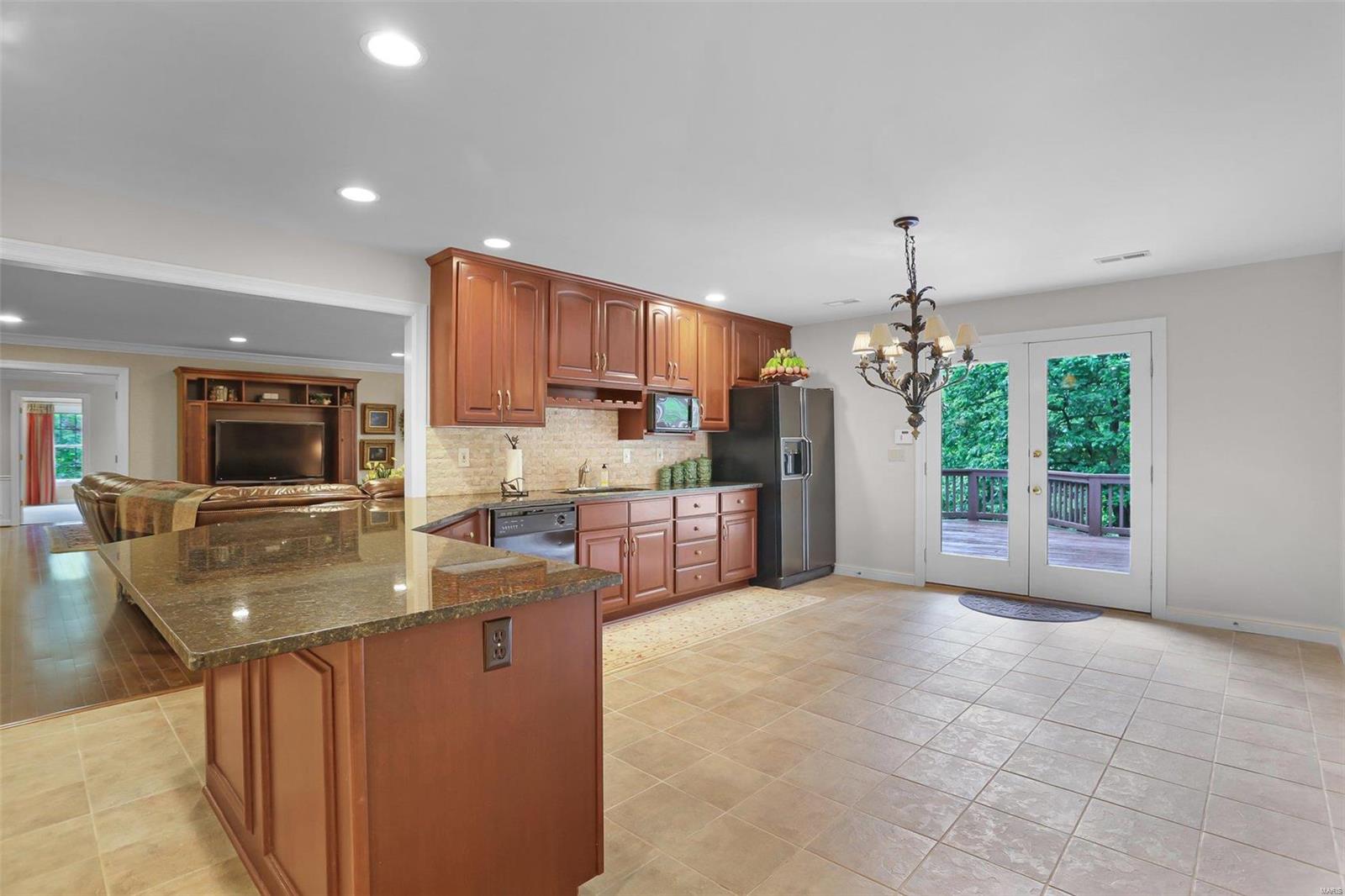 Kingspointe 1 - Residential