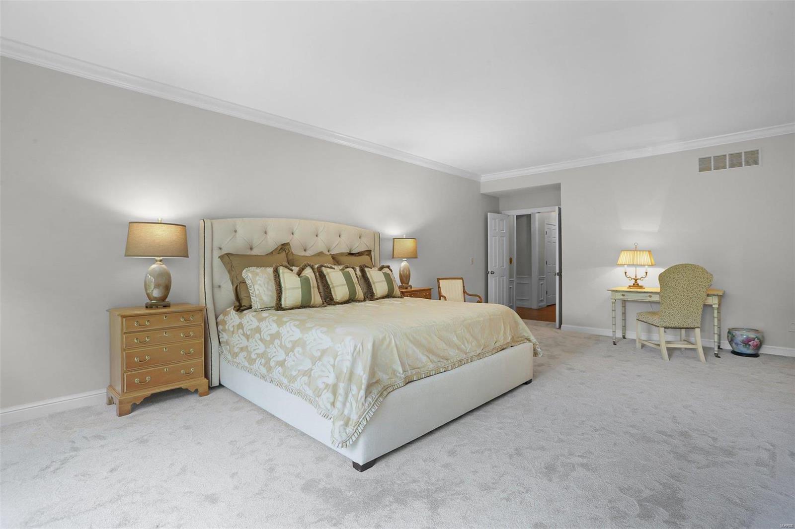 Kingspointe 1 - Residential