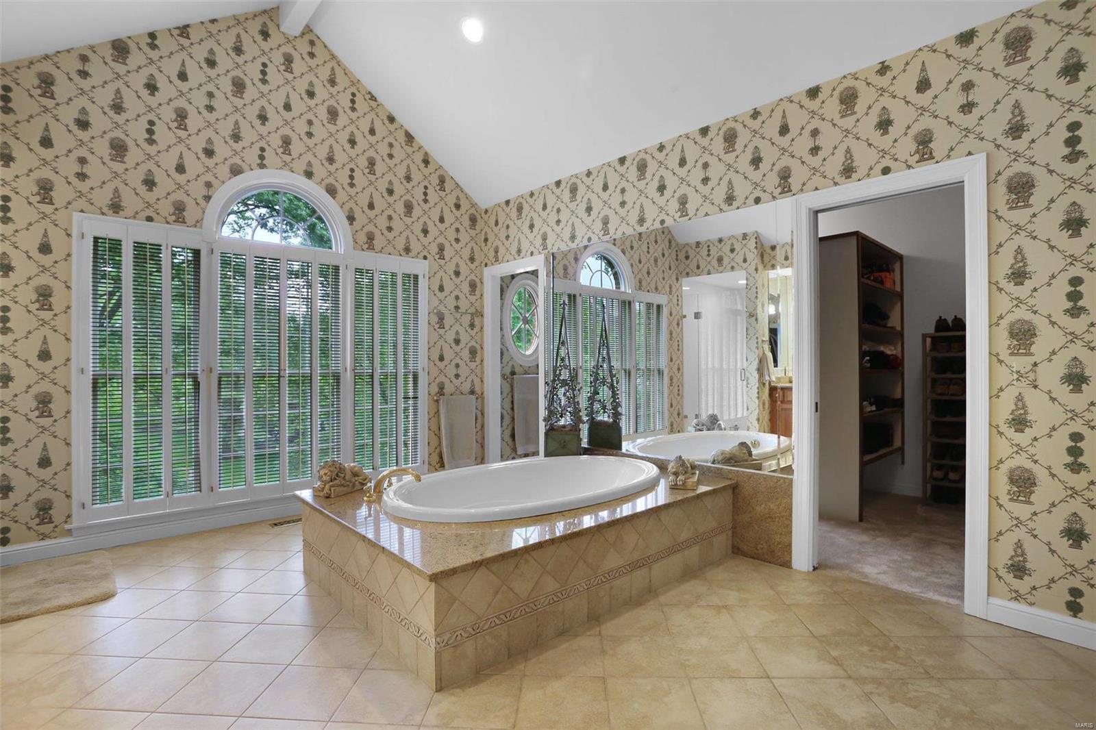 Kingspointe 1 - Residential